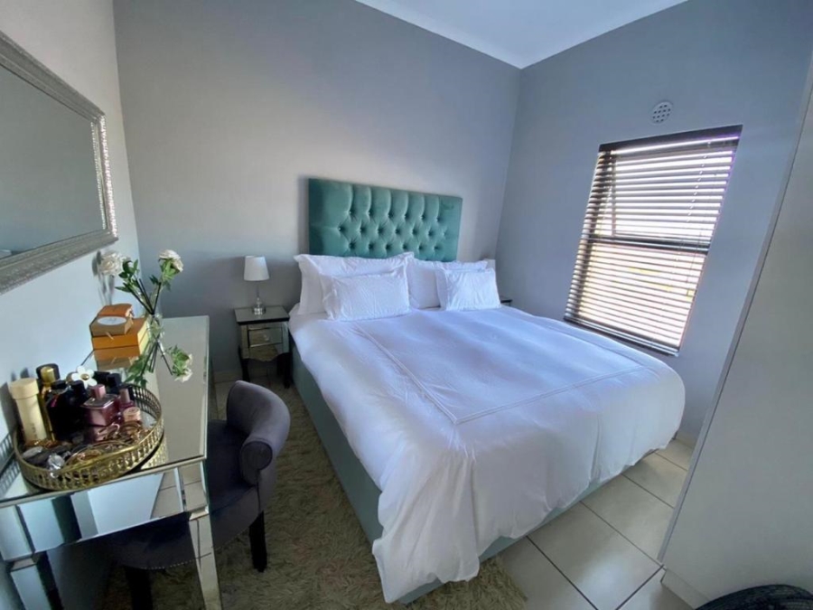 2 Bedroom Property for Sale in Parklands Western Cape